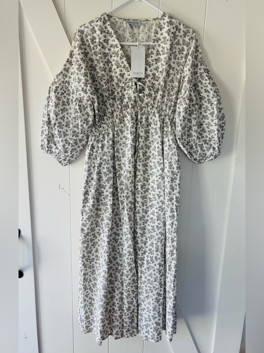 Worth Collective ‘Hunter’ midi Dress with  Floral Print and Puff Sleeves, small